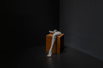 Jiyoung Yoon, 2021, Five inches up from the knee and three inches..